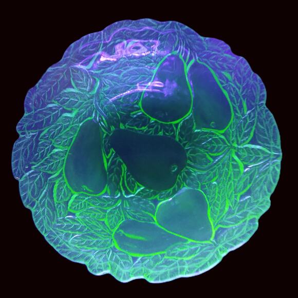 Rare Uranium Glass 9.25" Deep Bowl Vtg Indiana Glass No 601 Avocado Sweet Pear - Picture 2 of 10